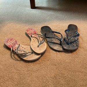 Womens Havaianas flip flops 2 pairs